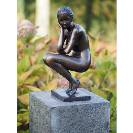 Bronzen beeld Gehurkte vrouw 37x15x19cm