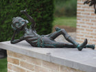Bronzen beeld Pixie liggend 33x42x83cm