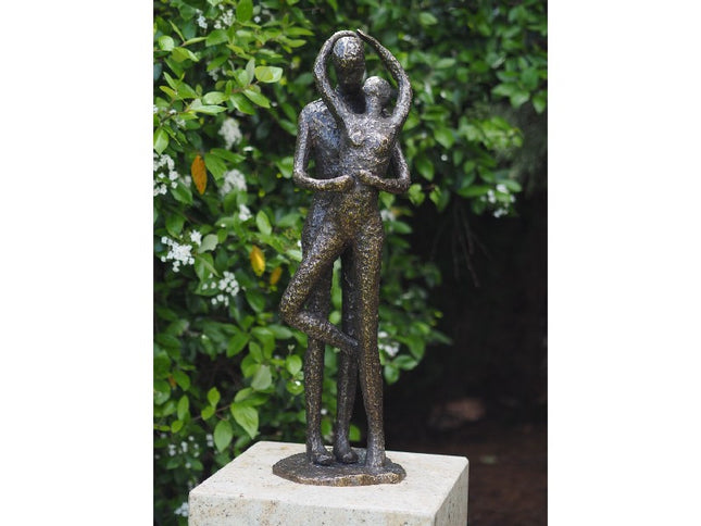 Bronzen beeld Groot kussend liefdespaar 78x24x25cm