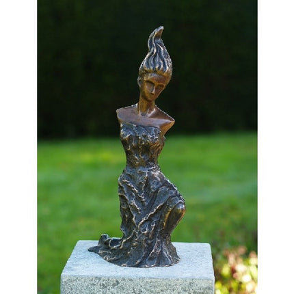 Bronzen beeld Moderne vrouw 40x18x15cm