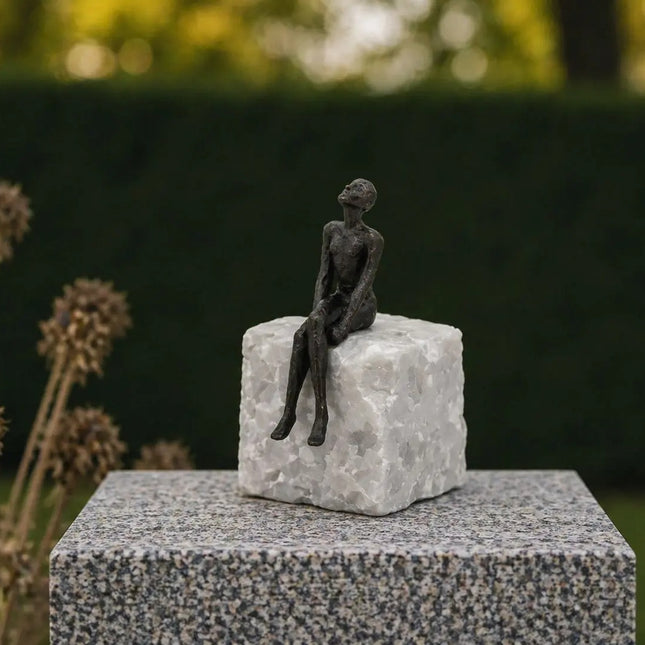 Beeld Looking At The Sky 9x9x13 cm