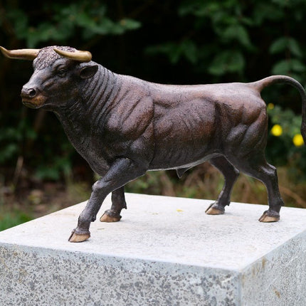 Bronzen beeld Stier 27x17x49cm - Doika - Bronzen beeld - Doika - 5410807013076 - AN1307BR-B