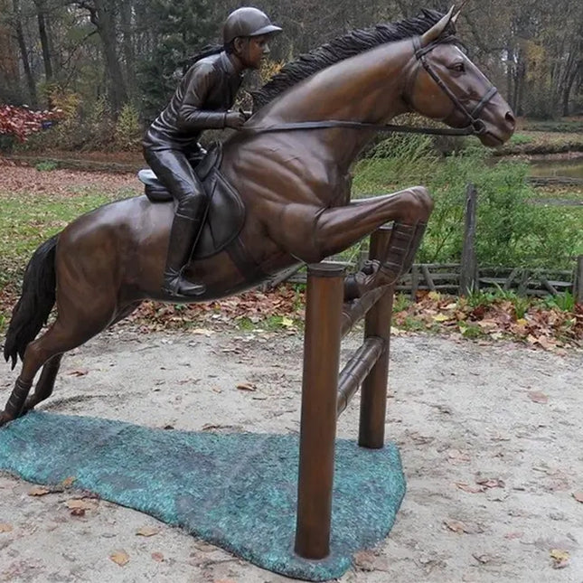 Tuinbeeld Springend Paard Met Jockey Brons